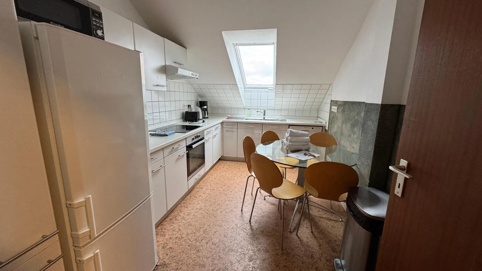 M M Central Apartments Gruppen, Handwerker Und Monteure Budget 0*, Berlin