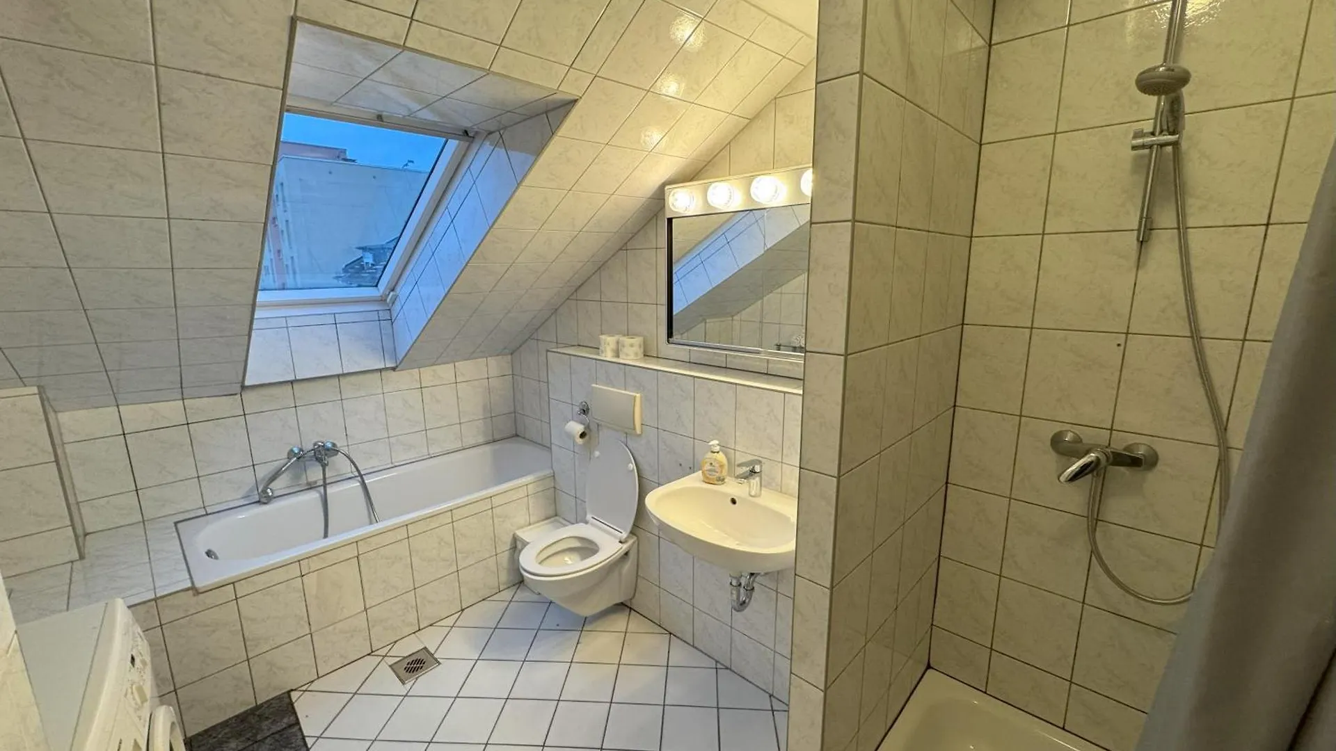 M M Central Apartments Gruppen, Handwerker Und Monteure Budget